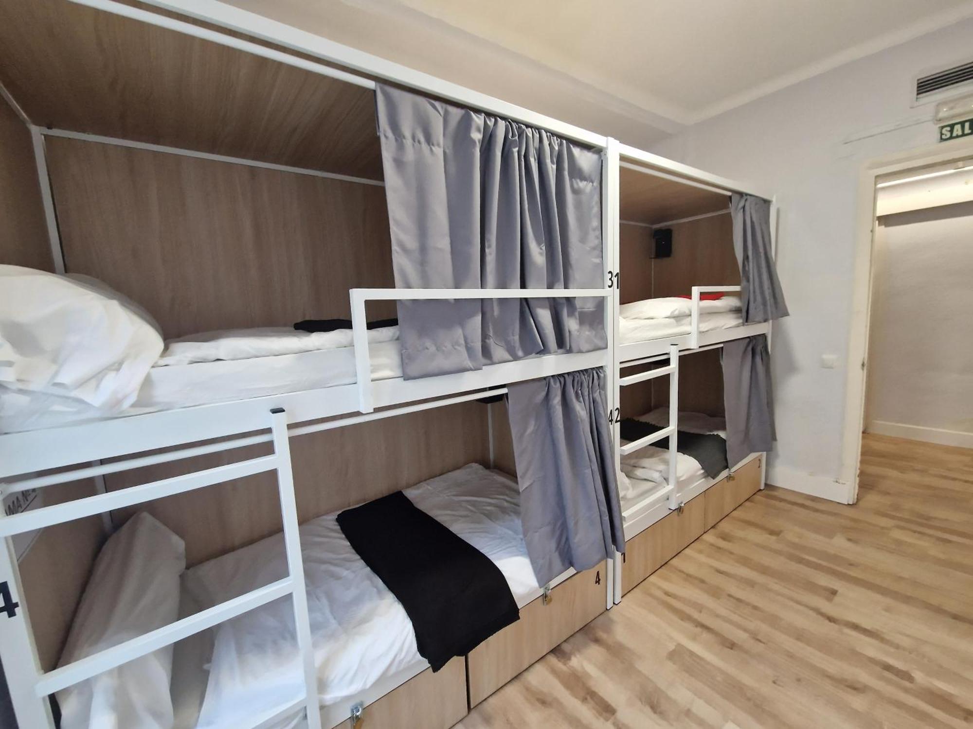 Bed in 4-Bed Dormitory Room,1538873293:JPEG